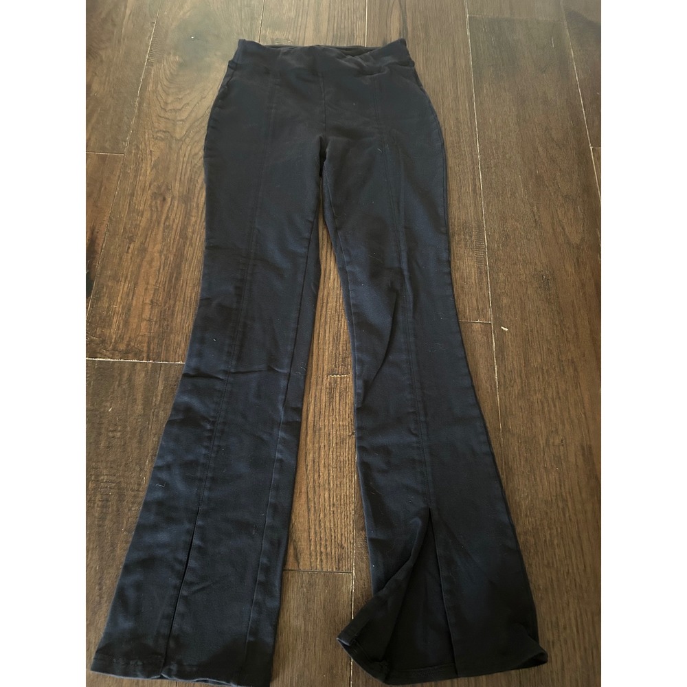 Alo Yoga Women Black High Waist Front flutter leg workout Pants XS - Picture 1 of 8